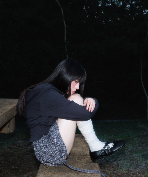 ROSEFRANTZ（ロゼフランツ）の「Smoke Ruffle Hood Zip-Up [Charcoal]（パーカー・レディース・チャコールグレー・OS）」の15枚目の写真