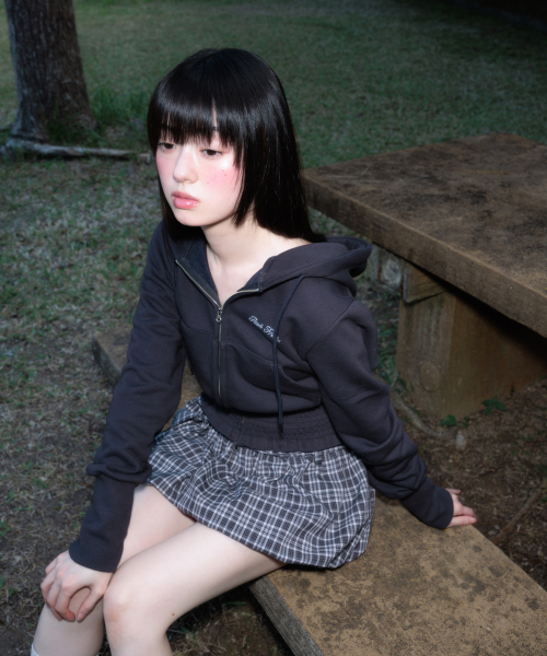 ROSEFRANTZ（ロゼフランツ）の「Smoke Ruffle Hood Zip-Up [Charcoal]（パーカー・レディース・チャコールグレー・OS）」の20枚目の写真