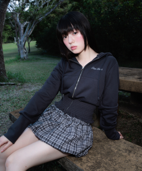 ROSEFRANTZ（ロゼフランツ）の「Smoke Ruffle Hood Zip-Up [Charcoal]（パーカー・レディース・チャコールグレー・OS）」の22枚目の写真