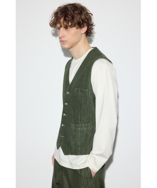 AZUL by moussy（アズールバイマウジー）の「リラックスデニムベスト（ベスト・メンズ・ワンウォッシュ/カーキ・LARGE/MEDIUM）」の5枚目の写真