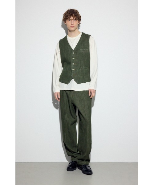 AZUL by moussy（アズールバイマウジー）の「リラックスデニムベスト（ベスト・メンズ・ワンウォッシュ/カーキ・LARGE/MEDIUM）」の6枚目の写真