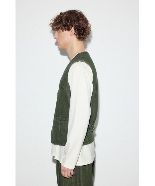 AZUL by moussy（アズールバイマウジー）の「リラックスデニムベスト（ベスト・メンズ・ワンウォッシュ/カーキ・LARGE/MEDIUM）」の8枚目の写真