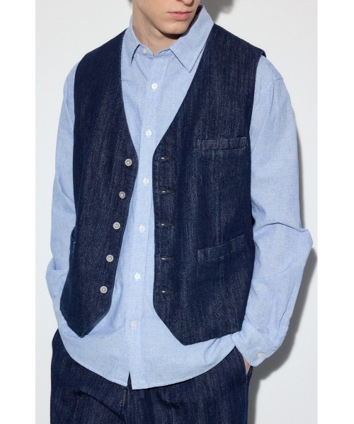 AZUL by moussy（アズールバイマウジー）の「リラックスデニムベスト（ベスト・メンズ・ワンウォッシュ/カーキ・LARGE/MEDIUM）」の15枚目の写真