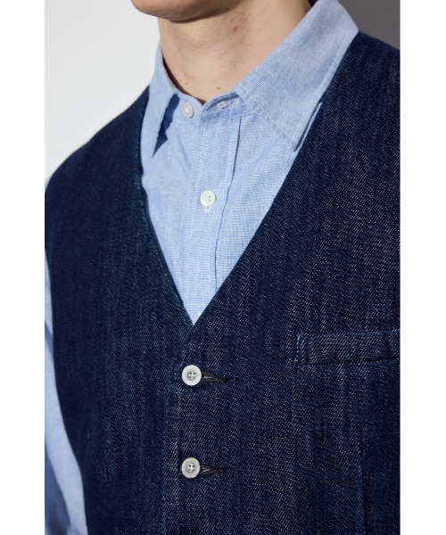 AZUL by moussy（アズールバイマウジー）の「リラックスデニムベスト（ベスト・メンズ・ワンウォッシュ/カーキ・LARGE/MEDIUM）」の22枚目の写真