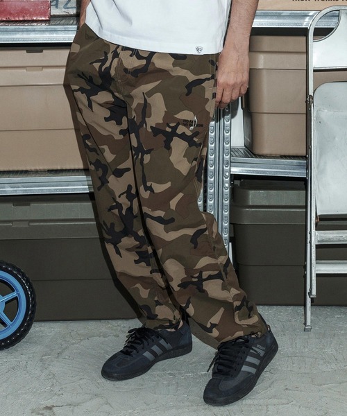 No Rain No Rainbow(ノーレインノーレインボー)の「mp14822-nylon easy pants with two-tone embroidery ナイロンイージーパンツ(NR26S-21)(その他パンツ・メンズ・カモフラージュ/ブラック/オリーブ・XL/L/M/S)」の4枚目の写真