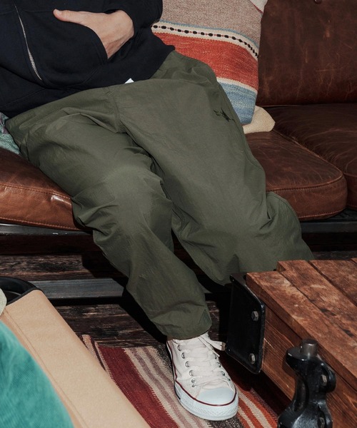 No Rain No Rainbow(ノーレインノーレインボー)の「mp14822-nylon easy pants with two-tone embroidery ナイロンイージーパンツ(NR26S-21)(その他パンツ・メンズ・カモフラージュ/ブラック/オリーブ・XL/L/M/S)」の12枚目の写真