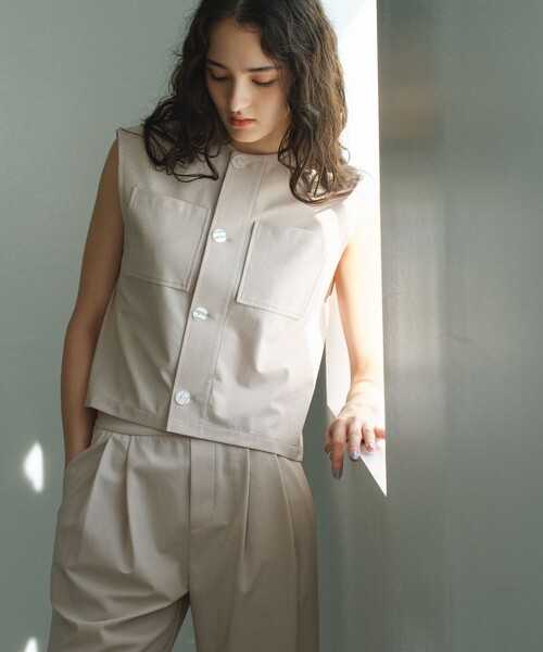 BIANCA（ビアンカ）の「【接触冷感・UV対策】【セットアップ】コンフォタブルジャージーコンパクトデザインジレ（ベスト・レディース・ブラック/ベージュ・40/38）」の3枚目の写真
