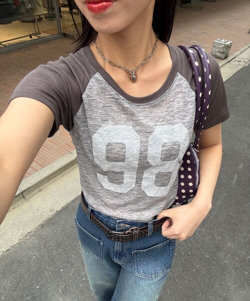 CIAOPANIC（チャオパニック）の「コンパクトナンバリングシアーラグランTEE（Tシャツ/カットソー・レディース・グレー/アイボリー/レッド・ONE SIZE）」の3枚目の写真