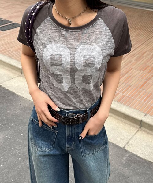 CIAOPANIC（チャオパニック）の「コンパクトナンバリングシアーラグランTEE（Tシャツ/カットソー・レディース・グレー/アイボリー/レッド・ONE SIZE）」の6枚目の写真