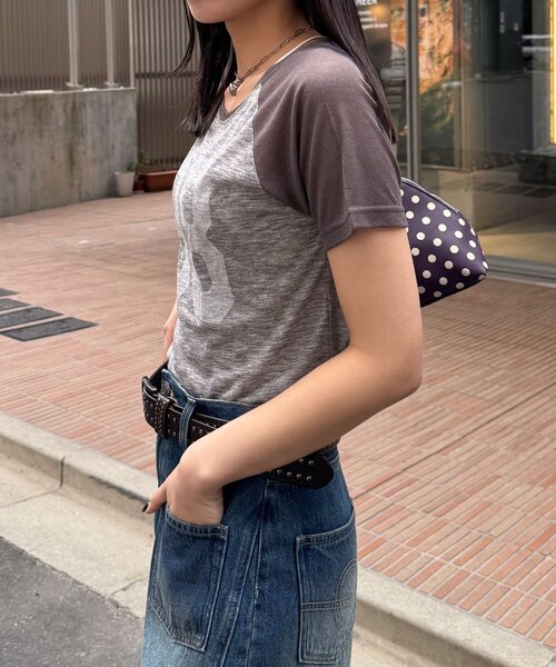 CIAOPANIC（チャオパニック）の「コンパクトナンバリングシアーラグランTEE（Tシャツ/カットソー・レディース・グレー/アイボリー/レッド・ONE SIZE）」の8枚目の写真