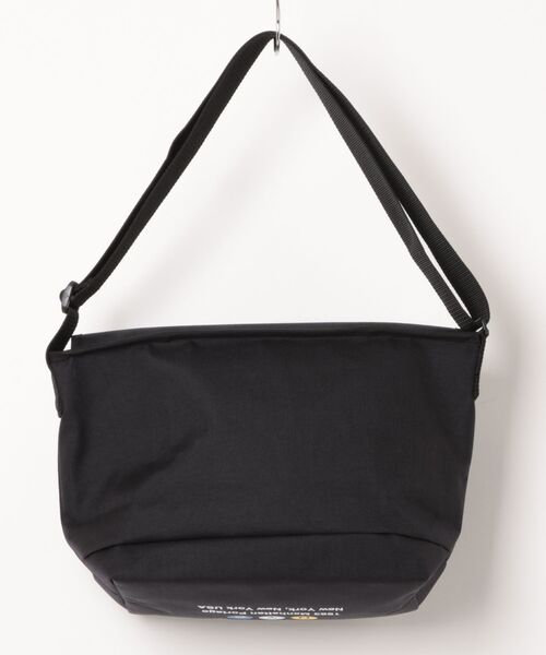 Manhattan Portage（マンハッタンポーテージ）の「NY Messenger Bag JR (MD) FZP LVL MTA（メッセンジャーバッグ・メンズ・ブラック・MEDIUM）」の13枚目の写真