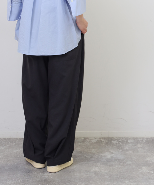 JOURNAL STANDARD LUXE（ジャーナルスタンダード　ラックス）の「トロピカル タックパンツ（その他パンツ・レディース・チャコールグレー/ブラック・FREE）」の11枚目の写真