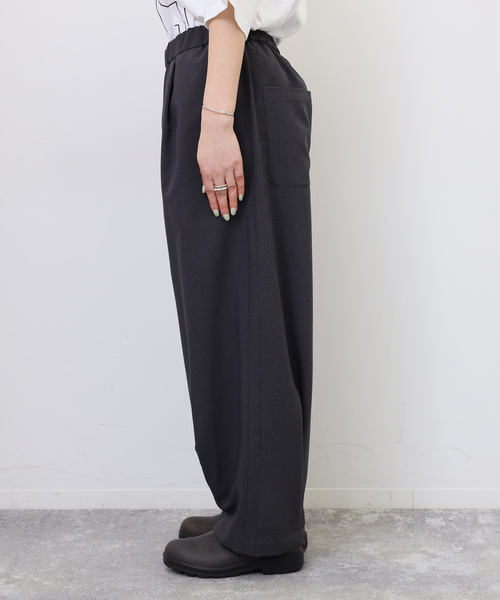 JOURNAL STANDARD LUXE（ジャーナルスタンダード　ラックス）の「トロピカル タックパンツ（その他パンツ・レディース・チャコールグレー/ブラック・FREE）」の14枚目の写真