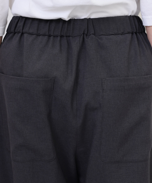 JOURNAL STANDARD LUXE（ジャーナルスタンダード　ラックス）の「トロピカル タックパンツ（その他パンツ・レディース・チャコールグレー/ブラック・FREE）」の17枚目の写真