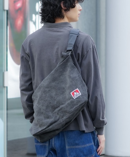 BEN DAVIS（ベンデイビス）の「【BEN DAVIS/ベンデイビス】【こなれヴィンテージ感】ピグメント ショルダーバッグ ニュースペーパーバッグ ビッグサイズ（ショルダーバッグ・メンズ・ブラック/ネイビー・FREE）」の17枚目の写真