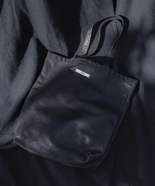 URBAN RESEARCH(アーバンリサーチ)の「AWAK TOTE-grain(トートバッグ・メンズ・ブラック系その他/ブラック・ONE)」の1枚目の写真