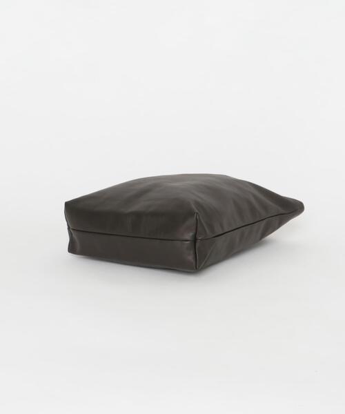 URBAN RESEARCH(アーバンリサーチ)の「AWAK TOTE-grain(トートバッグ・メンズ・ブラック系その他/ブラック・ONE)」の6枚目の写真