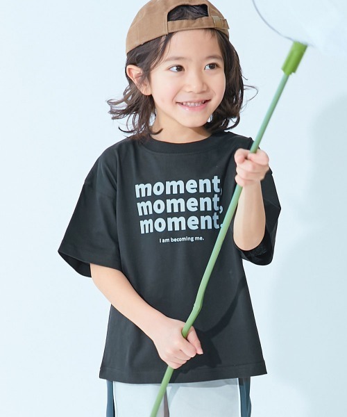 devirock（デビロック）の「【ひやシャリ】接触冷感 デビラボ BIGシルエット プリント半袖Tシャツ（Tシャツ/カットソー・キッズ・ピンク系1/ブルー系1/オレンジ系1/イエロー系1/ピンク系2/ライラック系1/ホワイト系1/ホワイト系2/ブラック系1/パープル系1/グリーン系2/グリーン系1/ライトグレー系1/ブルー系2・90cm/100cm/110cm/120cm/130cm/140cm/150cm/160cm）」の4枚目の写真