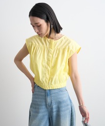 二の腕すっきり見え。フレンチスリーブギャザーブラウス / ショート丈