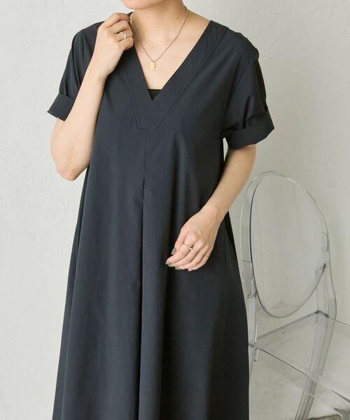 ear PAPILLONNER（イアパピヨネ）の「イージーケアVネックワンピース【SUM1 STYLE】（ワンピース・レディース・ネイビー/カーキ・FREE）」の9枚目の写真