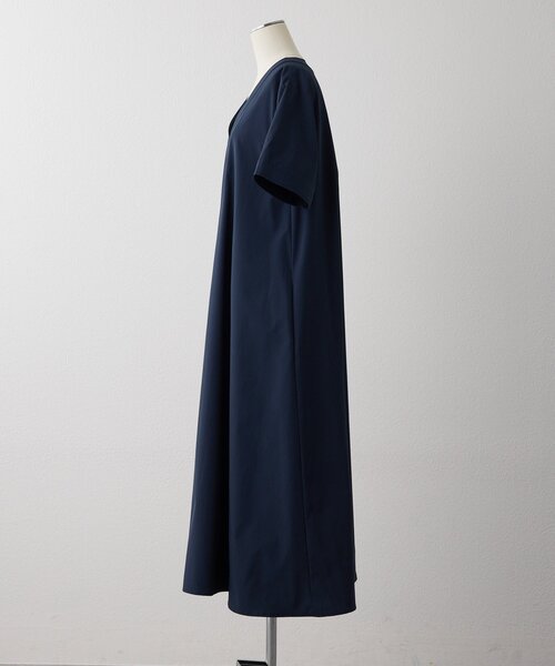 ear PAPILLONNER（イアパピヨネ）の「イージーケアVネックワンピース【SUM1 STYLE】（ワンピース・レディース・ネイビー/カーキ・FREE）」の14枚目の写真