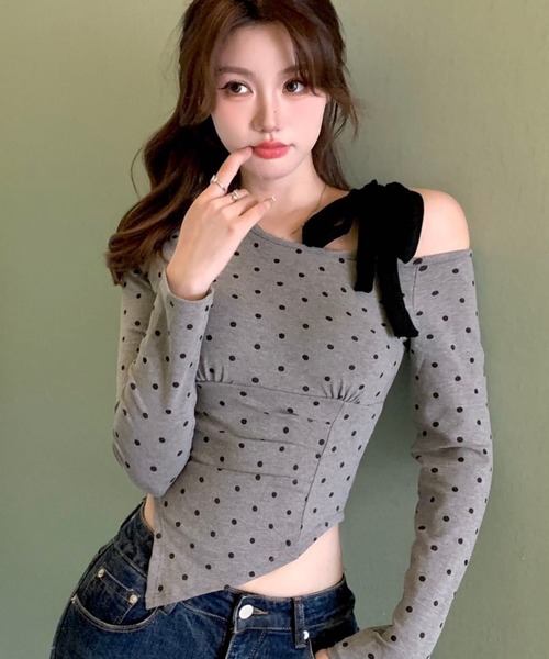 Sibra（シブラ）の「ドット柄ブラックリボンストラップ付きアシメギャザートップス（Tシャツ/カットソー・レディース・グレー/ブラック/ホワイト・M）」の20枚目の写真