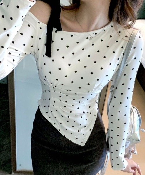 Sibra（シブラ）の「ドット柄ブラックリボンストラップ付きアシメギャザートップス（Tシャツ/カットソー・レディース・グレー/ブラック/ホワイト・M）」の12枚目の写真