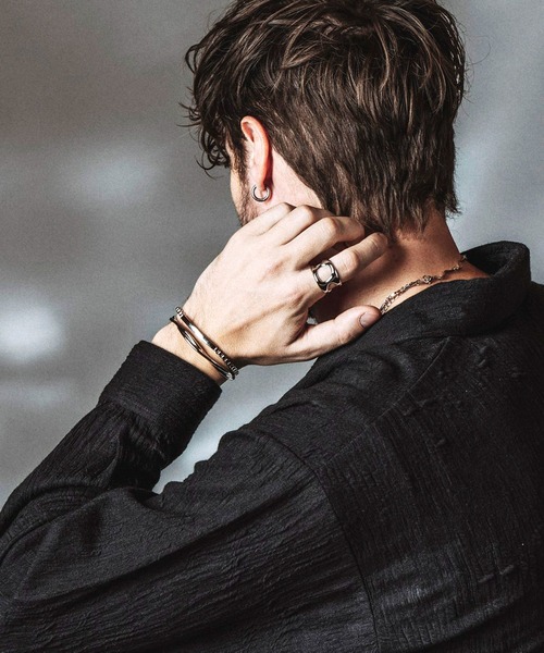 NO ID.(ノーアイディ)の「【NO ID.】Helix Bangle / ヘリックス バングル(バングル/リストバンド・メンズ・シルバー・ONE SIZE)」の7枚目の写真