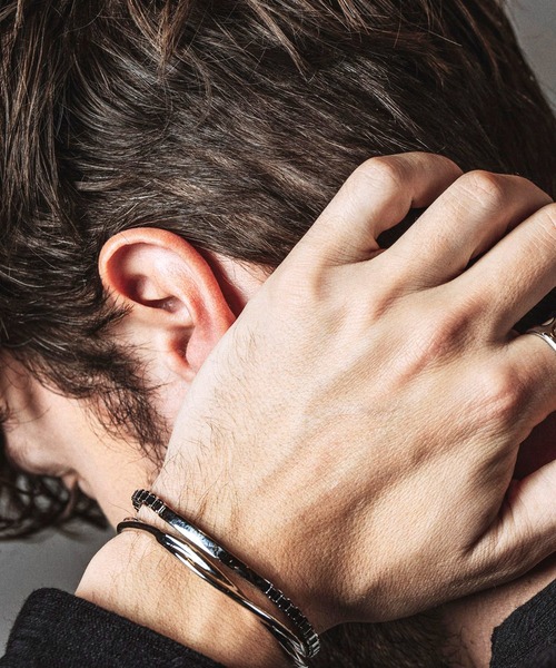 NO ID.(ノーアイディ)の「【NO ID.】Helix Bangle / ヘリックス バングル(バングル/リストバンド・メンズ・シルバー・ONE SIZE)」の8枚目の写真