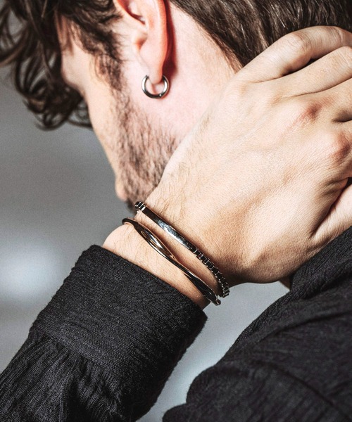 NO ID.(ノーアイディ)の「【NO ID.】Helix Bangle / ヘリックス バングル(バングル/リストバンド・メンズ・シルバー・ONE SIZE)」の9枚目の写真