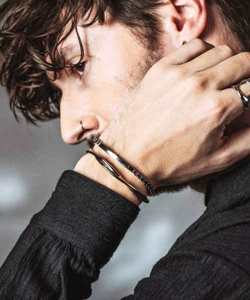 NO ID.(ノーアイディ)の「【NO ID.】Helix Bangle / ヘリックス バングル(バングル/リストバンド・メンズ・シルバー・ONE SIZE)」の10枚目の写真