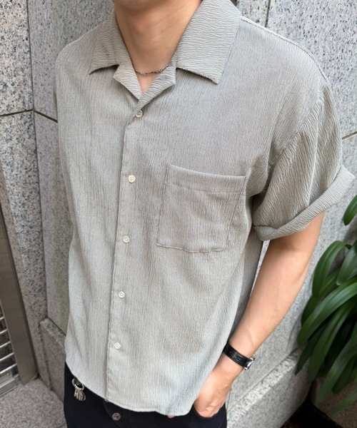 Regen Glanz(レーゲングランツ)の「crinkle textured relaxed open collar shirt / クリンクルテクスチャーリラックスオープンカラーシャツ(シャツ/ブラウス・メンズ・ライトホワイト/ブラック/ブルー/グレー・SMALL/MEDIUM/LARGE)」の2枚目の写真