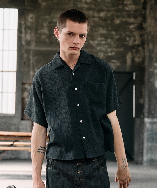 Regen Glanz(レーゲングランツ)の「crinkle textured relaxed open collar shirt / クリンクルテクスチャーリラックスオープンカラーシャツ(シャツ/ブラウス・メンズ・ライトホワイト/ブラック/ブルー/グレー・SMALL/MEDIUM/LARGE)」の12枚目の写真