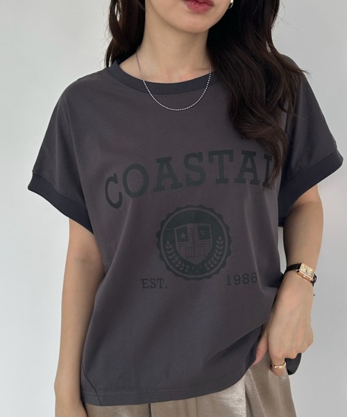 umune(ウムネ)の「Tシャツ フレンチスリーブ カレッジロゴ プリント クルーネック エンブレム ビッグシルエット オーバーサイズ カジュアル トップス 夏(Tシャツ/カットソー・レディース・杢グレー/グレイッシュベージュ/チャコールグレー・FREE)」の2枚目の写真