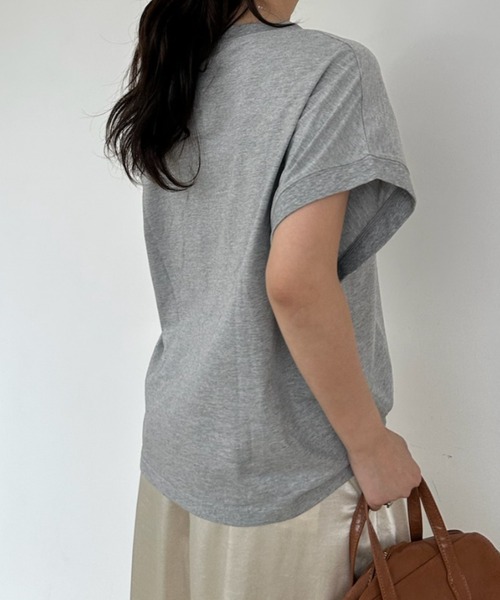 umune(ウムネ)の「Tシャツ フレンチスリーブ カレッジロゴ プリント クルーネック エンブレム ビッグシルエット オーバーサイズ カジュアル トップス 夏(Tシャツ/カットソー・レディース・杢グレー/グレイッシュベージュ/チャコールグレー・FREE)」の10枚目の写真