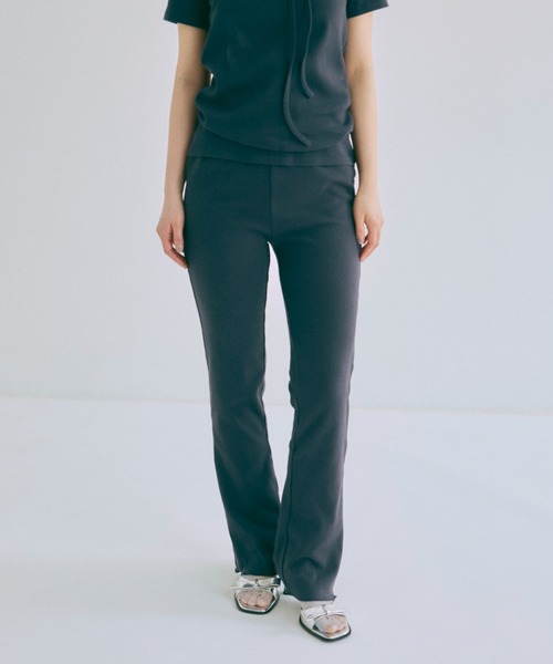 EN NEUME(エンノイム)の「Rib Flare Pants(その他パンツ・レディース・マルチ/アイボリー/ネイビー・1/0)」の2枚目の写真