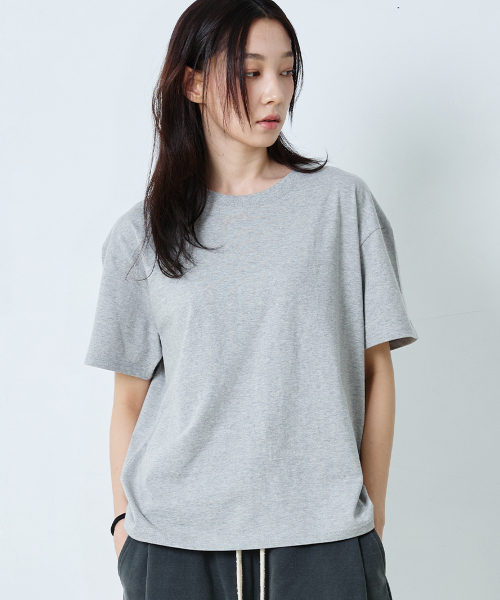 KNITTED(ニッティド)の「コットンクロップTシャツ グレー(Tシャツ/カットソー・メンズ・ライトグレー・MEDIUM/LARGE/X-LARGE)」の2枚目の写真