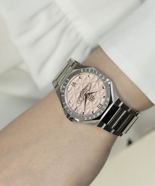 Vivienne Westwood（ヴィヴィアンウエストウッド）の「「Vivienne Westwood/ヴィヴィアン・ウエストウッド」アルドゲイト - レディース ペールピンク ダイヤル & シルバー ブレスレット（アナログ腕時計・レディース・シルバー系・35mm）」の3枚目の写真