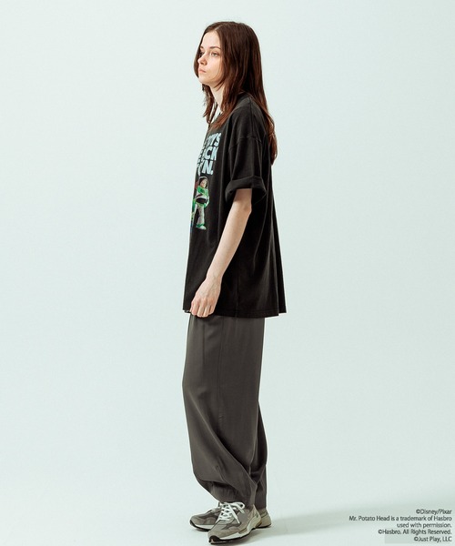 SLICK（スリック）の「【SLICK/スリック】SLICK / TOY STORY Print T-shirt 01/トイストーリー/パウダー加工プリントTシャツ/オーバーサイズ シルエット/ ビンテージ / ディズニー/ピクサー（Tシャツ/カットソー・メンズ・ホワイト/ブラック・3/2/1）」の22枚目の写真