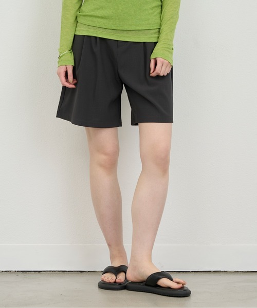 NUJOH(ヌゾ)の「Tuck Half Slacks / タックハーフスラックス(その他パンツ・レディース・ブラック/ベージュ/ブラウン/クリーム/チャコールグレー・MEDIUM/SMALL)」の14枚目の写真