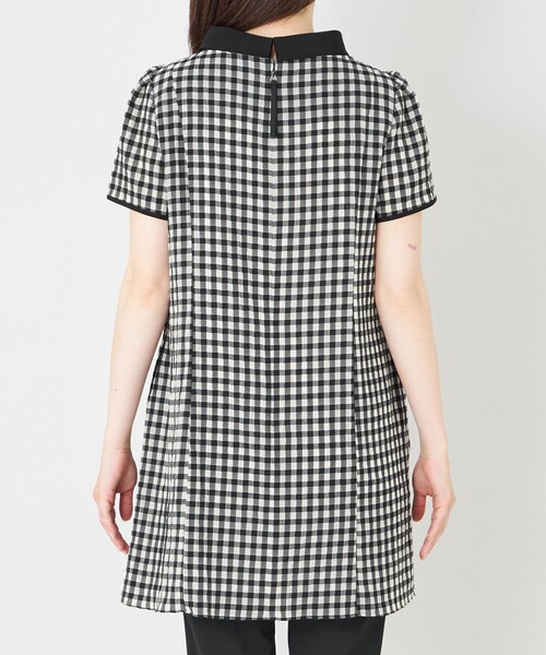 TO BE CHIC(トゥー ビー シック)の「シアーギンガム ロールネック ワンピース(ワンピース・レディース・ブラック/オフホワイト・40)」の7枚目の写真