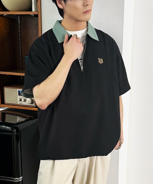 DOUBLE NAME（ダブルネーム）の「ワンポイント刺しゅうハーフZIPシャツ（シャツ/ブラウス・レディース・オフホワイト/ブルー/ブラック・FREE）」の2枚目の写真