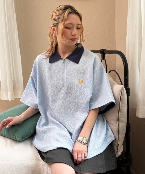 DOUBLE NAME（ダブルネーム）の「ワンポイント刺しゅうハーフZIPシャツ（シャツ/ブラウス・レディース・オフホワイト/ブルー/ブラック・FREE）」の6枚目の写真