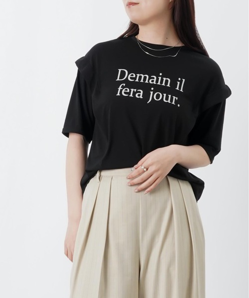 LUCA/LADY LUCK LUCA(ルカ/レディラックルカ)の「LC/LLL MVS天竺肩タック5分袖プルオーバー/ショルダータックロゴTee(Tシャツ/カットソー・レディース・ベージュ/ブラック・FREE)」の1枚目の写真