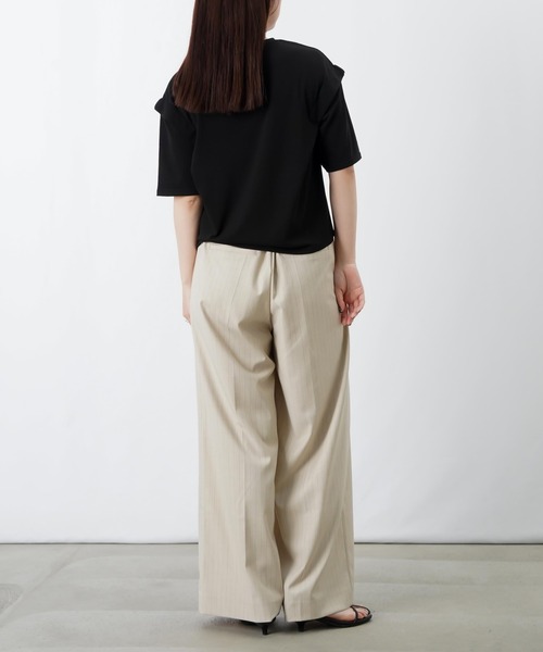LUCA/LADY LUCK LUCA(ルカ/レディラックルカ)の「LC/LLL MVS天竺肩タック5分袖プルオーバー/ショルダータックロゴTee(Tシャツ/カットソー・レディース・ベージュ/ブラック・FREE)」の8枚目の写真