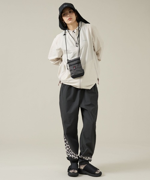 NANGA(ナンガ)の「【NANGA / ナンガ】DotAir(R) コンフィー ジップパーカー / 通気性・吸汗速乾 / NW2411-1E901(マウンテンパーカー・メンズ・ブラック/ベージュ・L/M/XL)」の11枚目の写真