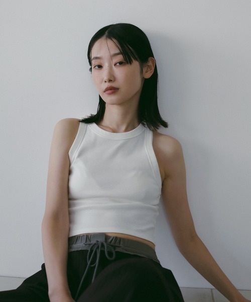 anuke(アンヌーク)の「Americansleeve Short Tanktop(タンクトップ・レディース・ブラック/ホワイト/ブラウン・FREE)」の1枚目の写真