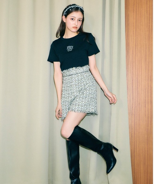 SNIDEL(スナイデル)の「【販路限定カラーあり】ラインストーンTシャツ(Tシャツ/カットソー・レディース・D/C/ブラック/B/A/ホワイト/ネイビー・F)」の9枚目の写真