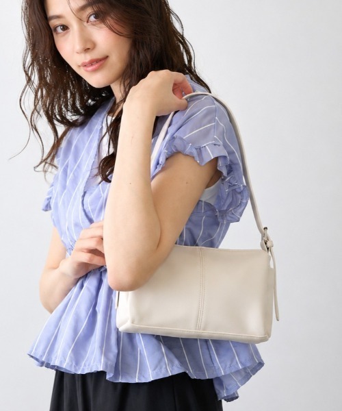 AIONE（アイオネ）の「肩ひも２ＷＡＹショルダーバッグ（ショルダーバッグ・レディース・ブラック/ライトブルー/ホワイト・FREE）」の2枚目の写真