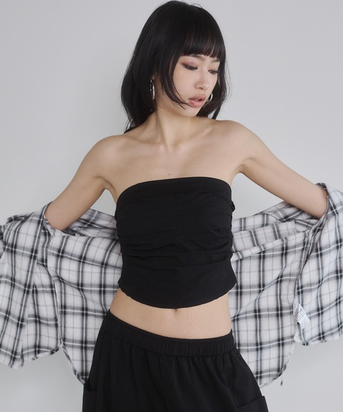 ENVYM（アンビー）の「サイドタックベアトップ（その他トップス・レディース・ブラック/ピンク/カーキ・M/S）」の2枚目の写真